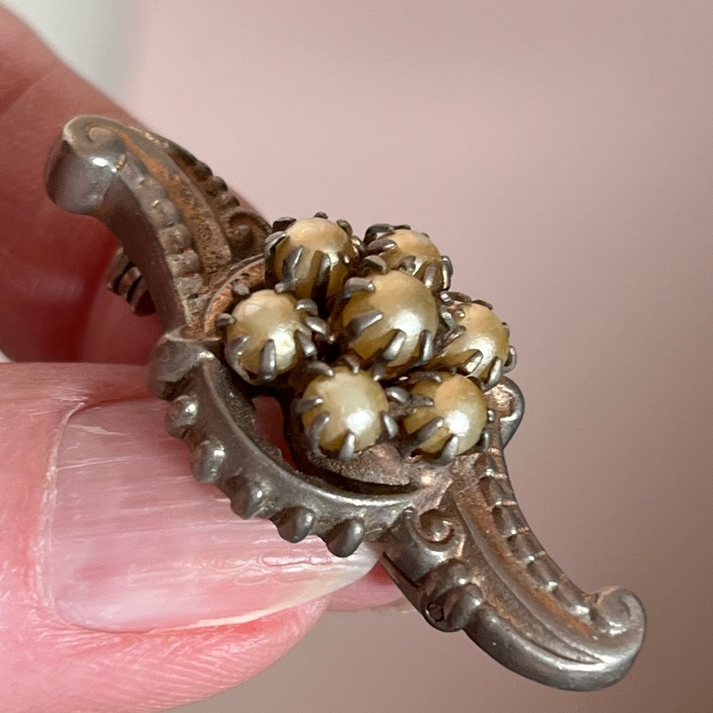 Antique Art Nouveau Victorian Goth Grey glass Pearl Silver Brooch small - Picture 4 of 13
